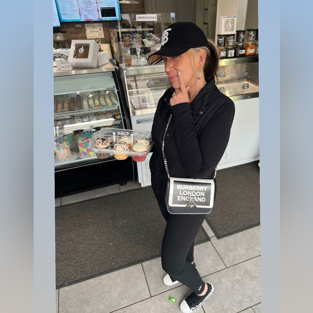 Meet your Posher, Melissa